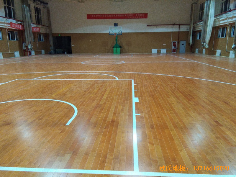 北京懷柔實驗小學(xué)籃球館體育地板鋪裝案例5