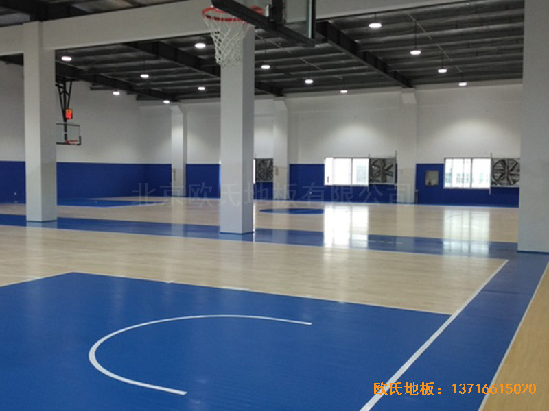 上海虹梅南路2599鑫空藍(lán)球館體育地板安裝案例0