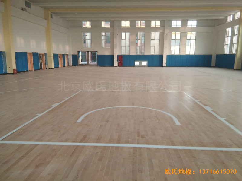 山東李滄徐水路小學(xué)籃球館體育木地板安裝案例5