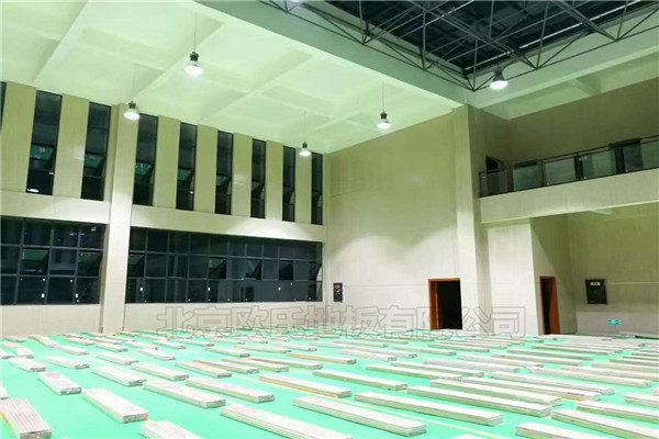 四川瀘州市敘永縣城西實(shí)驗(yàn)學(xué)校運(yùn)動木地板鋪設(shè)工程案例-1 四川瀘州市敘永縣城西實(shí)驗(yàn)學(xué)校運(yùn)動木地板鋪設(shè)工程案例-1