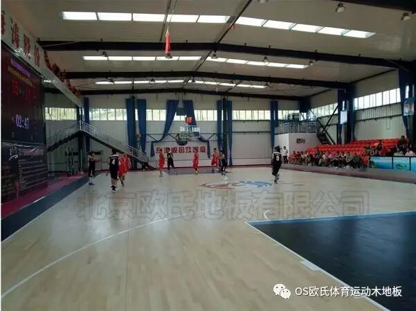 秦皇島海濤萬(wàn)福環(huán)保設(shè)備股份有限公司籃球館木地板案例 秦皇島海濤萬(wàn)福環(huán)保設(shè)備股份有限公司籃球館木地板案例
